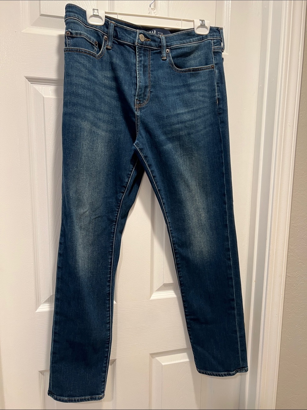 GAP Men's Slim Soft Wear Dark Blue Jeans. Size 34 X 30. EUC.